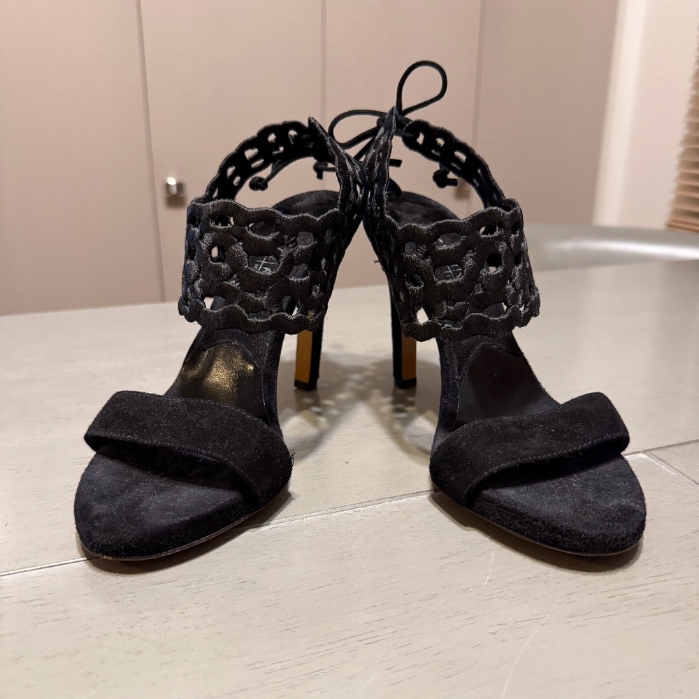 Spring Special🌷Latitude Femme (37) Black Suede+Eyelit Sandal